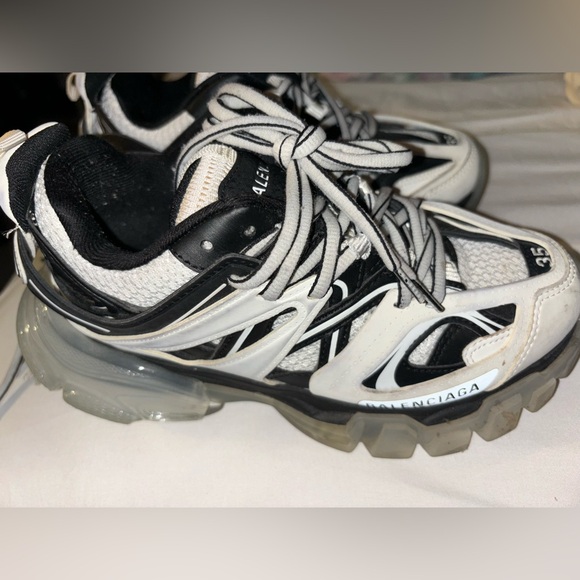 WOMEN'S TRACK SNEAKER IN White/BLACK - Picture 1 of 4